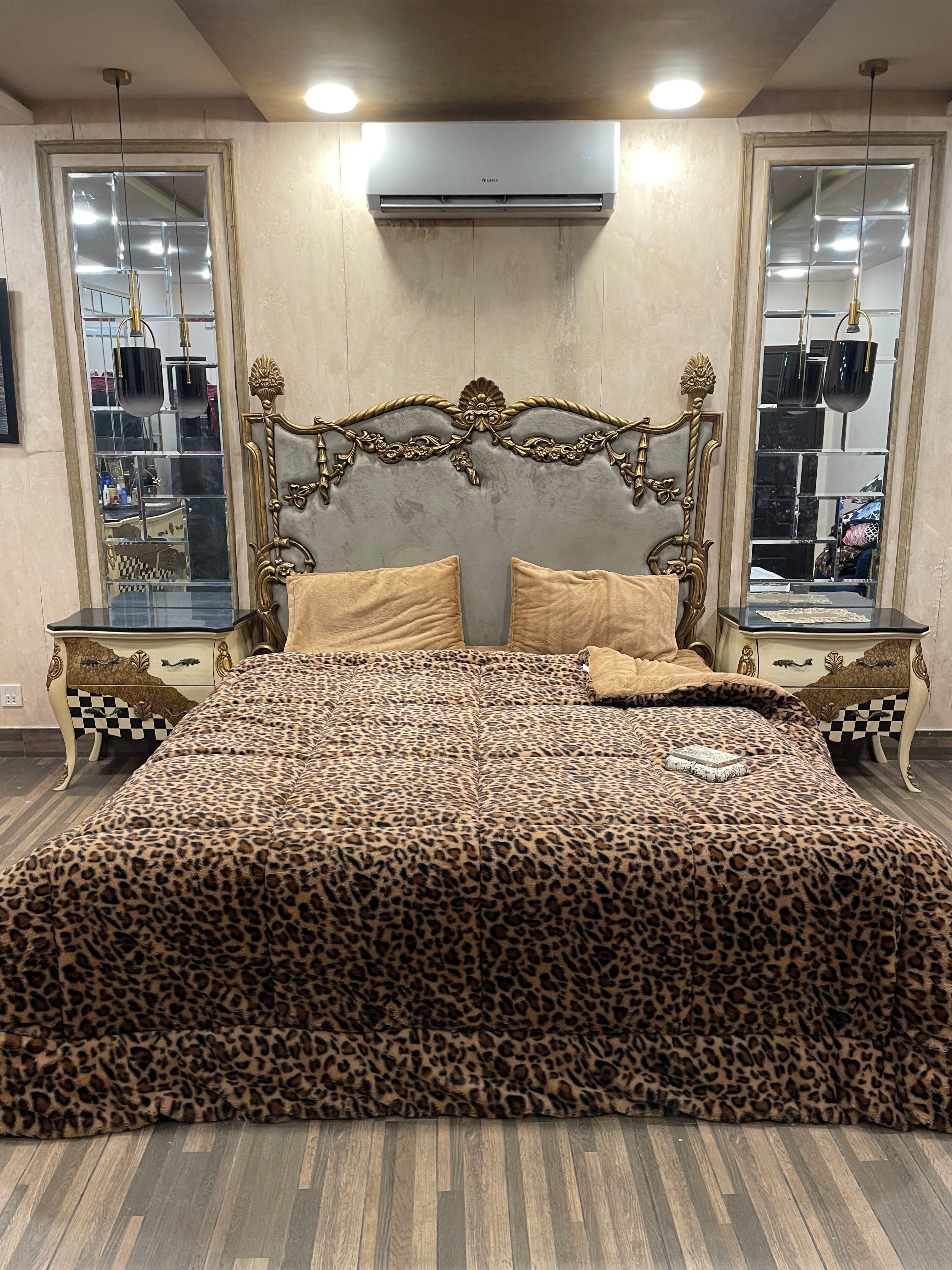 Cheeta Brown 4️⃣PC Razai set