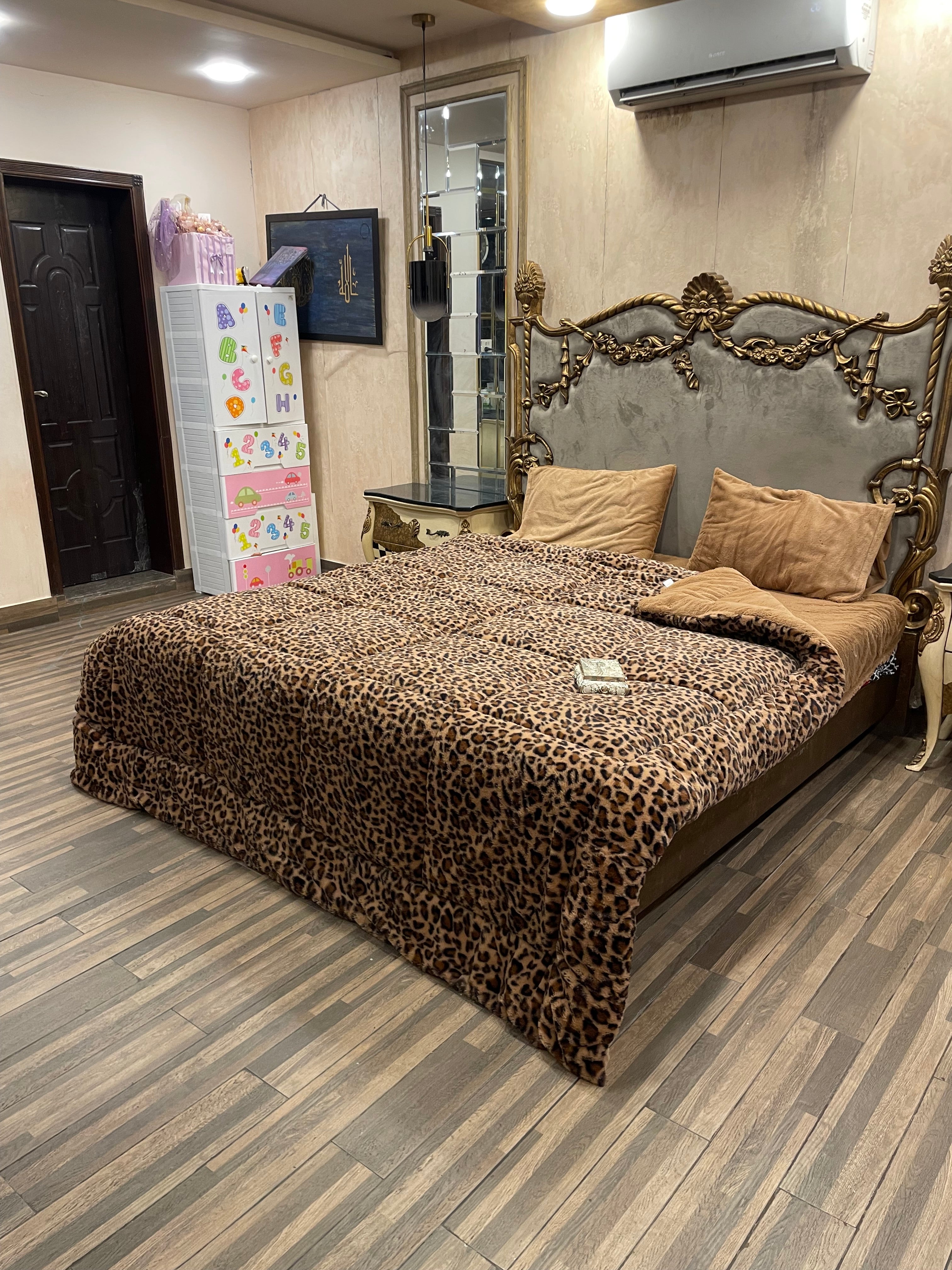 Cheeta Brown 4️⃣PC Razai set