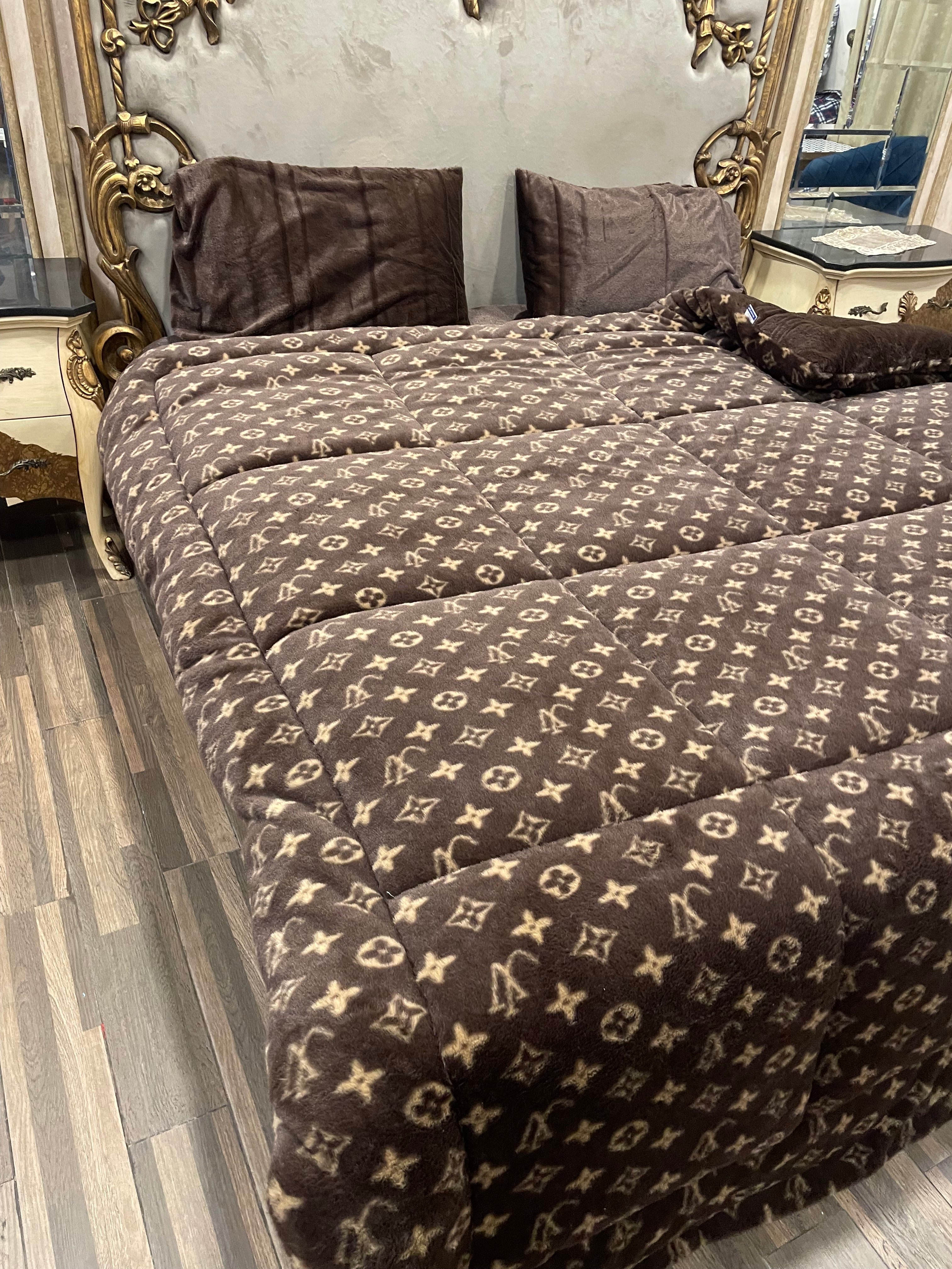 Louis Vuitton Brown 4️⃣PC Razai set