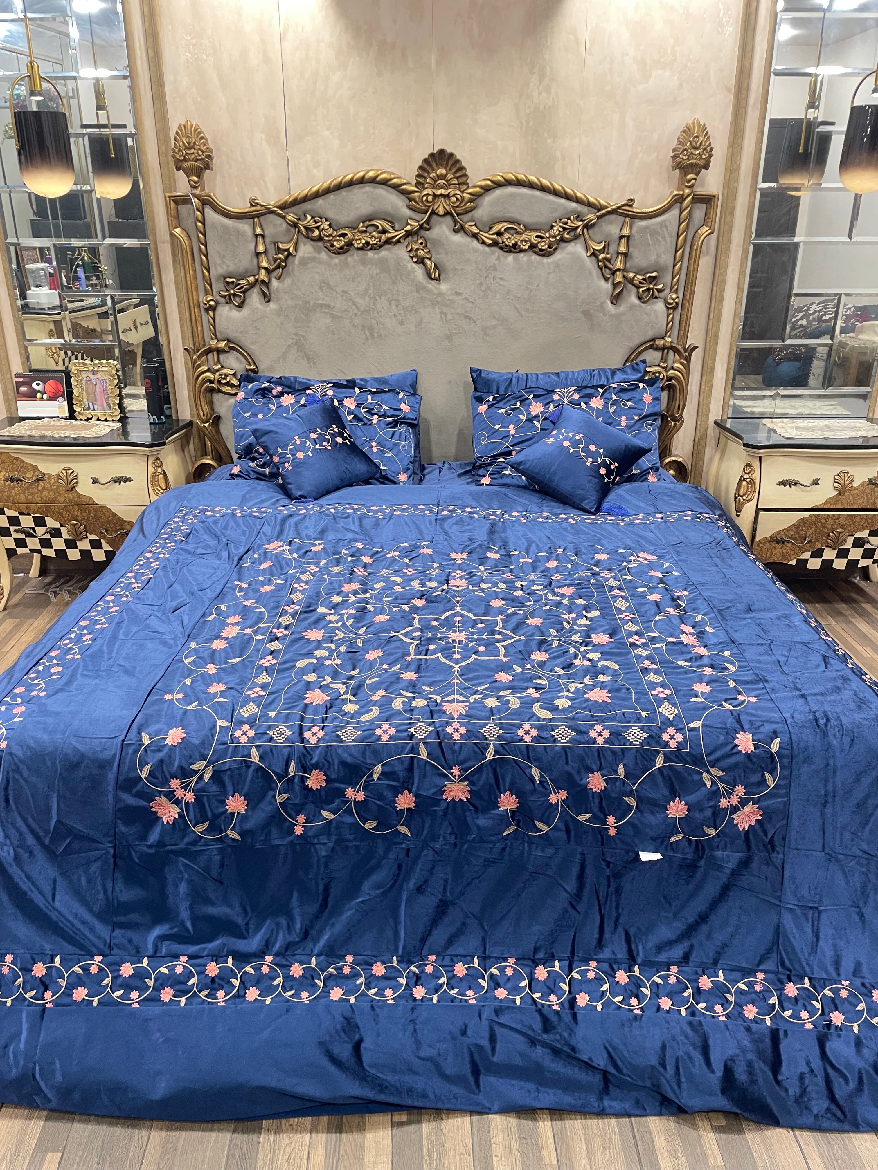 8️⃣PC Bridal Embossed Velvet Duvet Cover (with/without Filling)  full embroided set