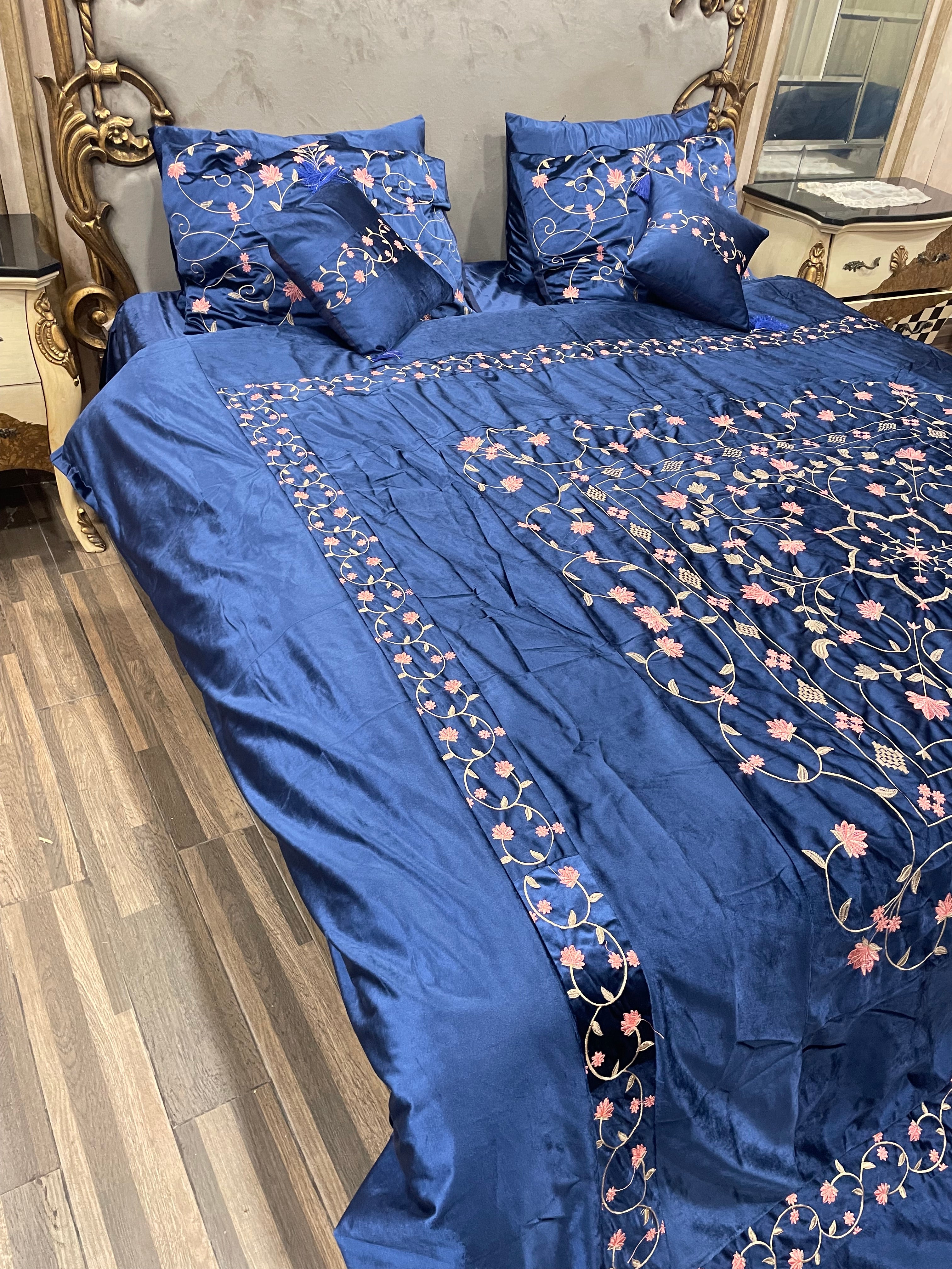8️⃣PC Bridal Embossed Velvet Duvet Cover (with/without Filling)  full embroided set