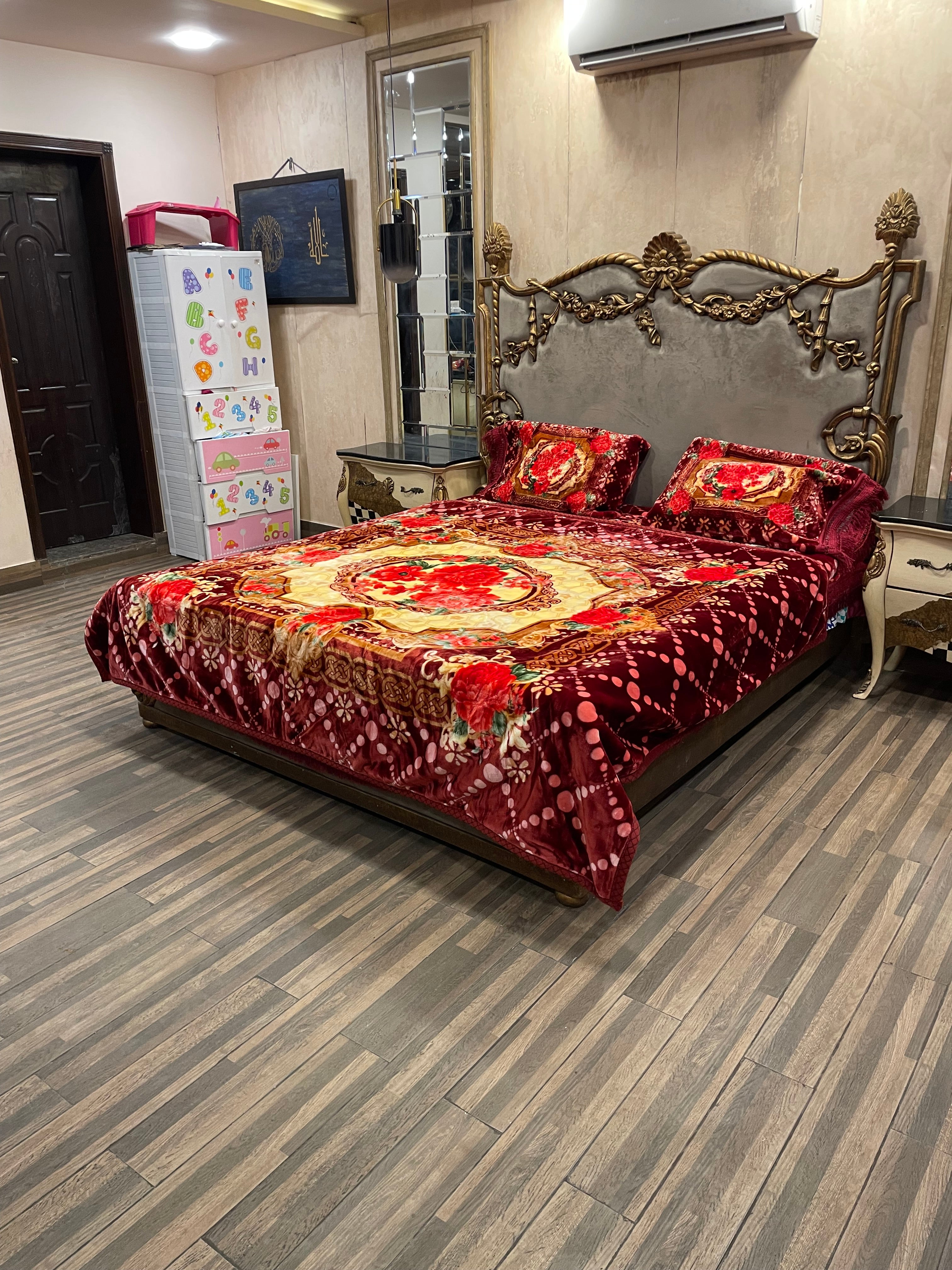 4️⃣ PC Unique BLANKET/KAMBLE Mehroon