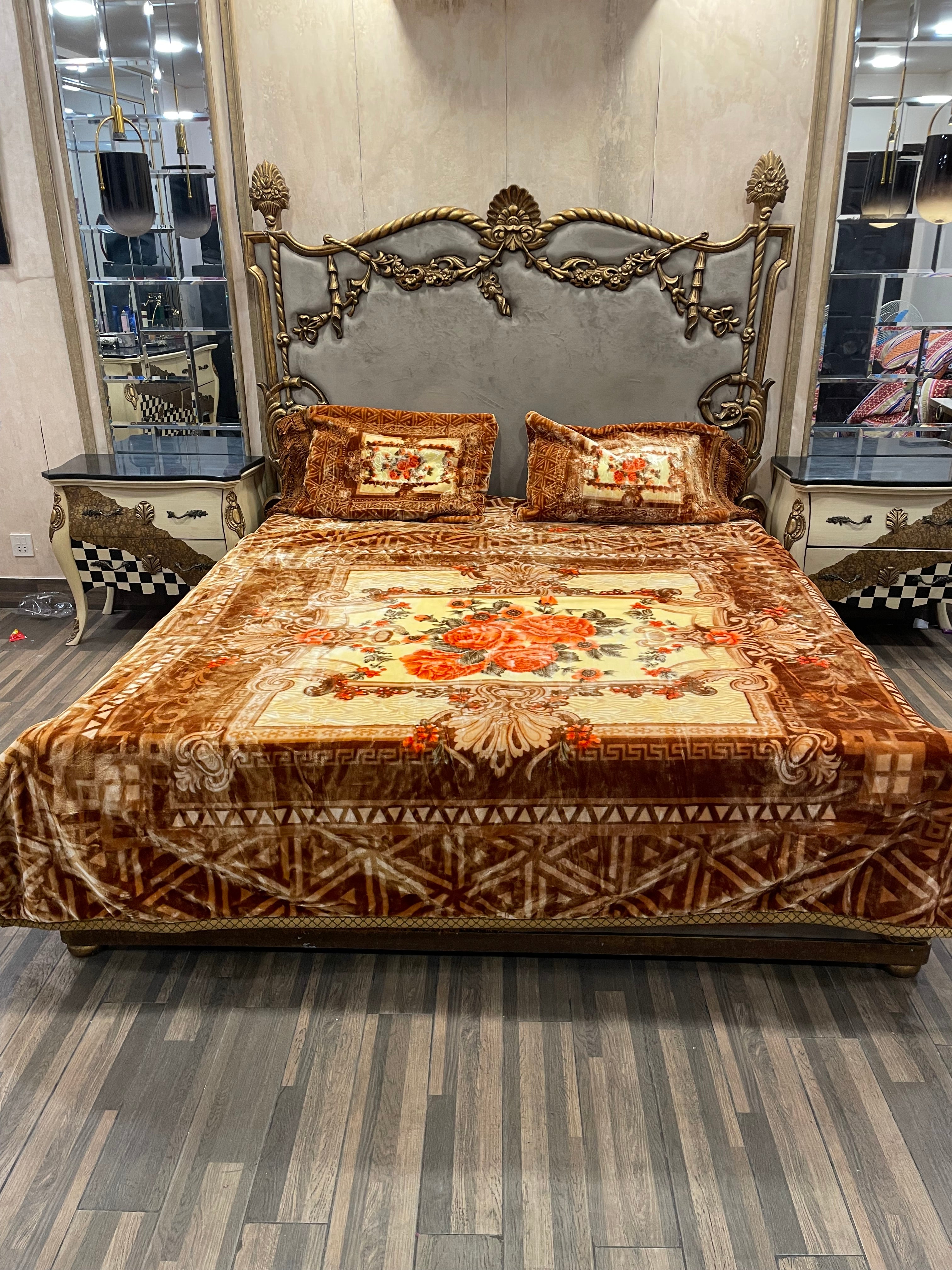 4️⃣ PC Unique BLANKET/KAMBLE Golden