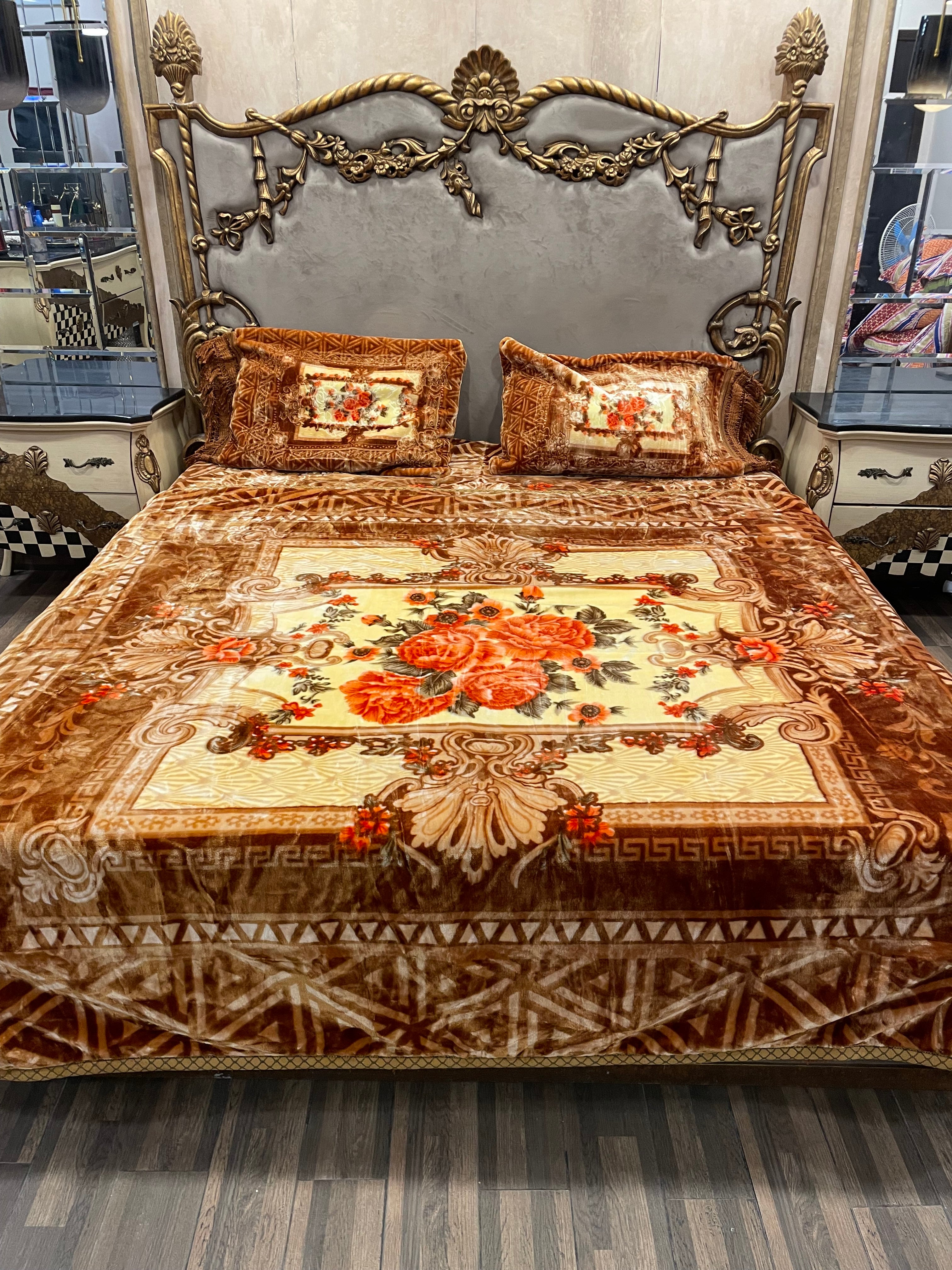 4️⃣ PC Unique BLANKET/KAMBLE Golden