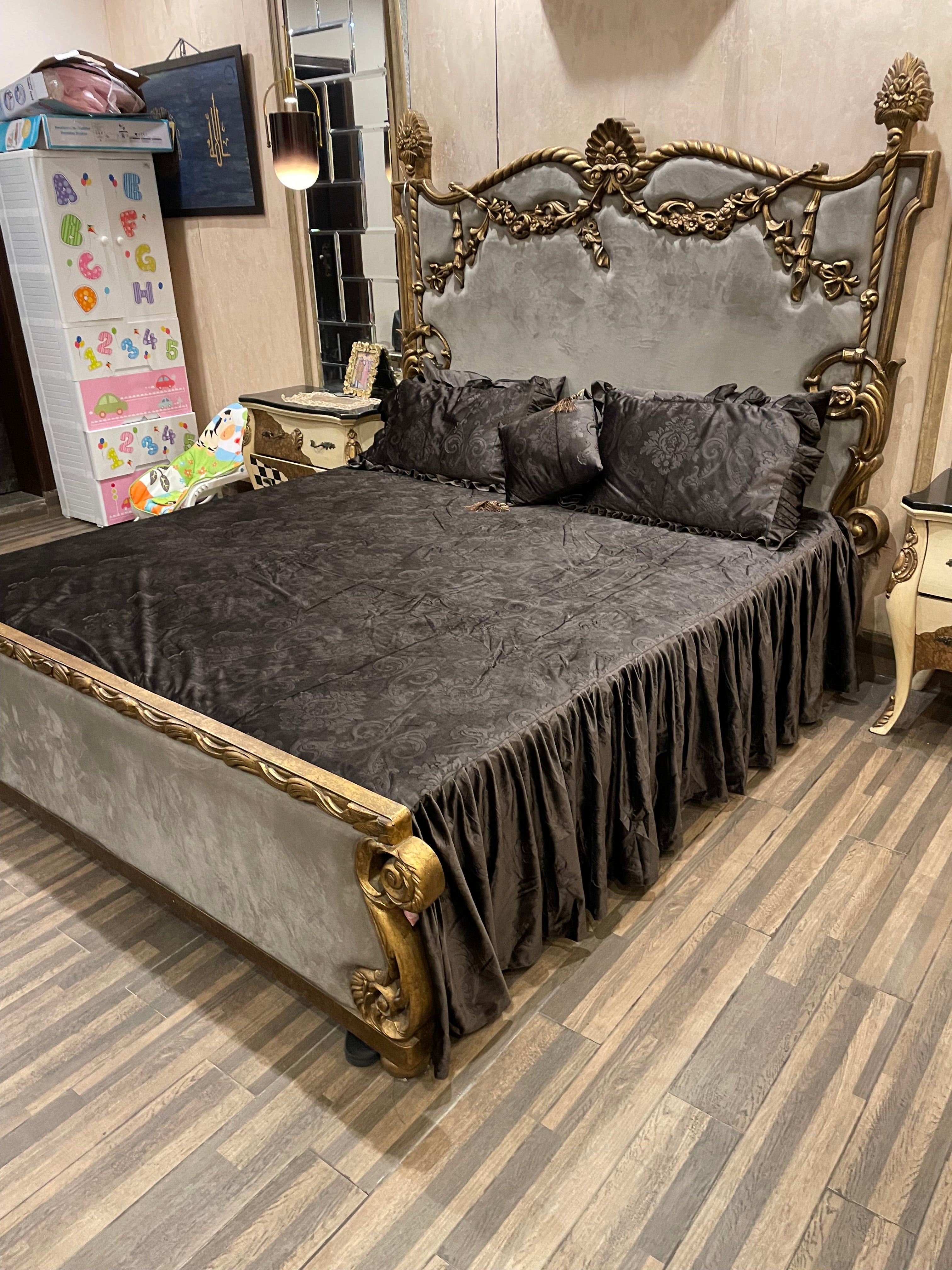 8️⃣ PC Bridal Embossed Velvet Duvet Cover (with/without Filling) Set