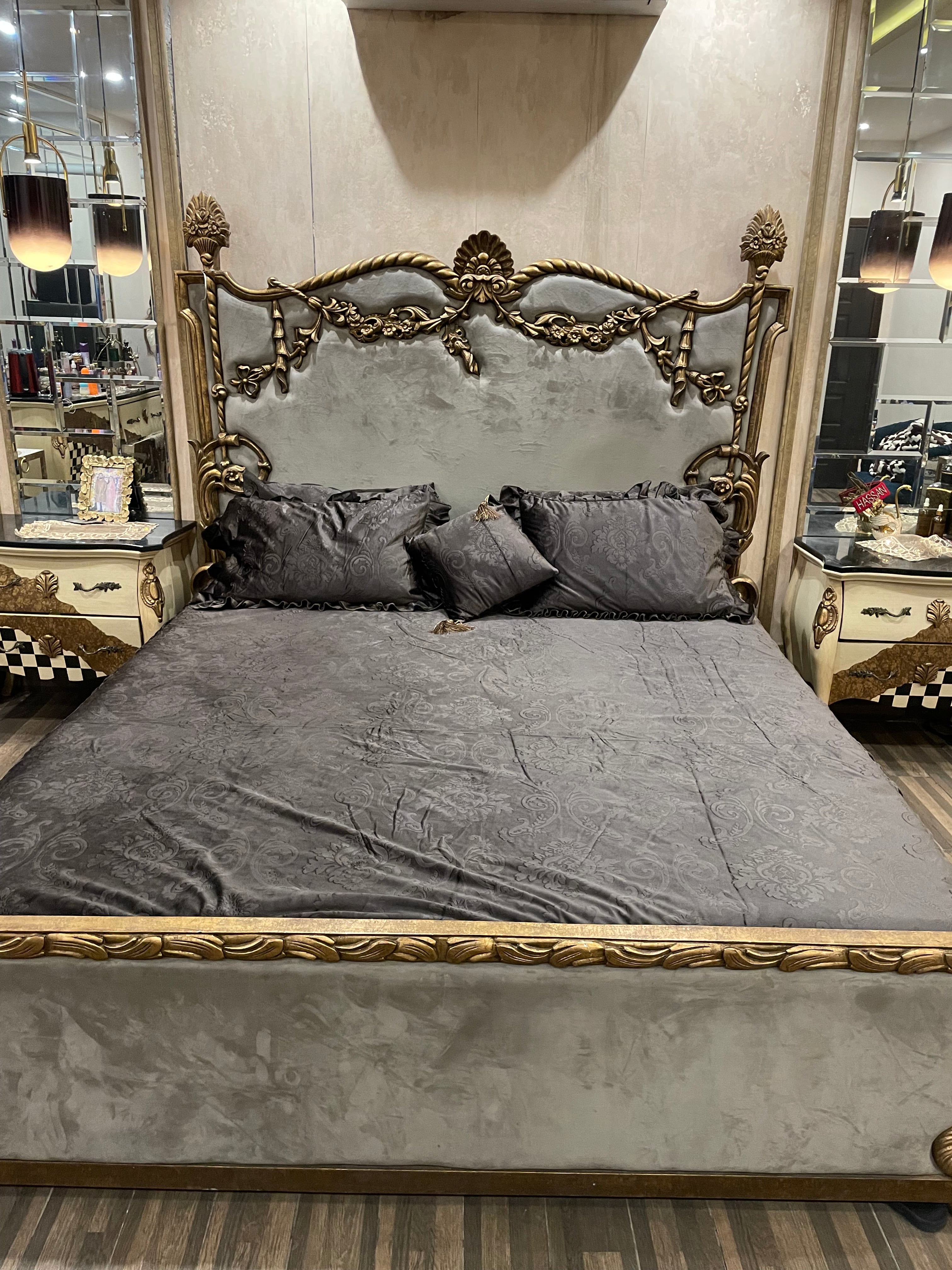 8️⃣ PC Bridal Embossed Velvet Duvet Cover (with/without Filling) Set