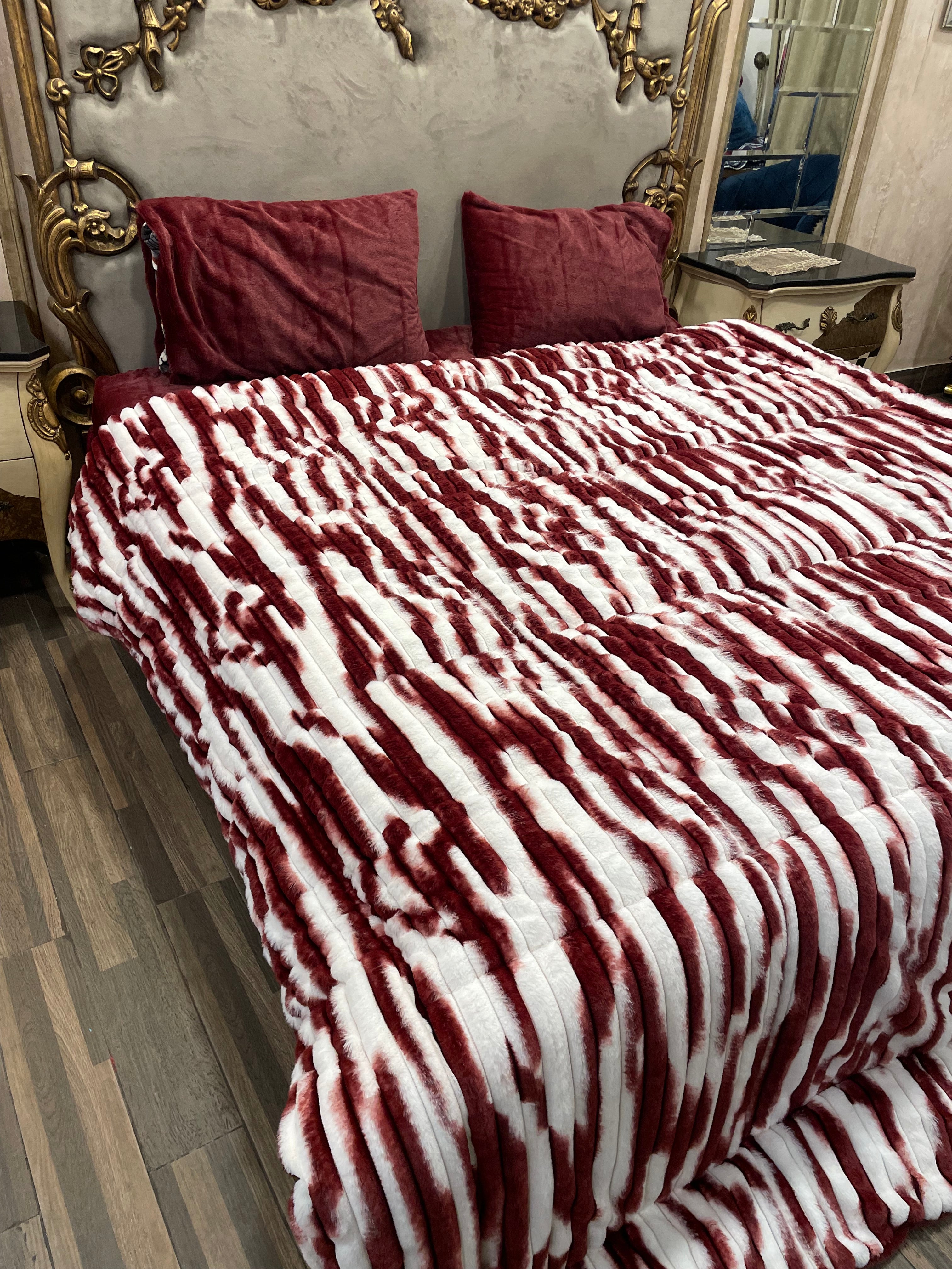 Strawberry  Red  White  4️⃣PC Razai set