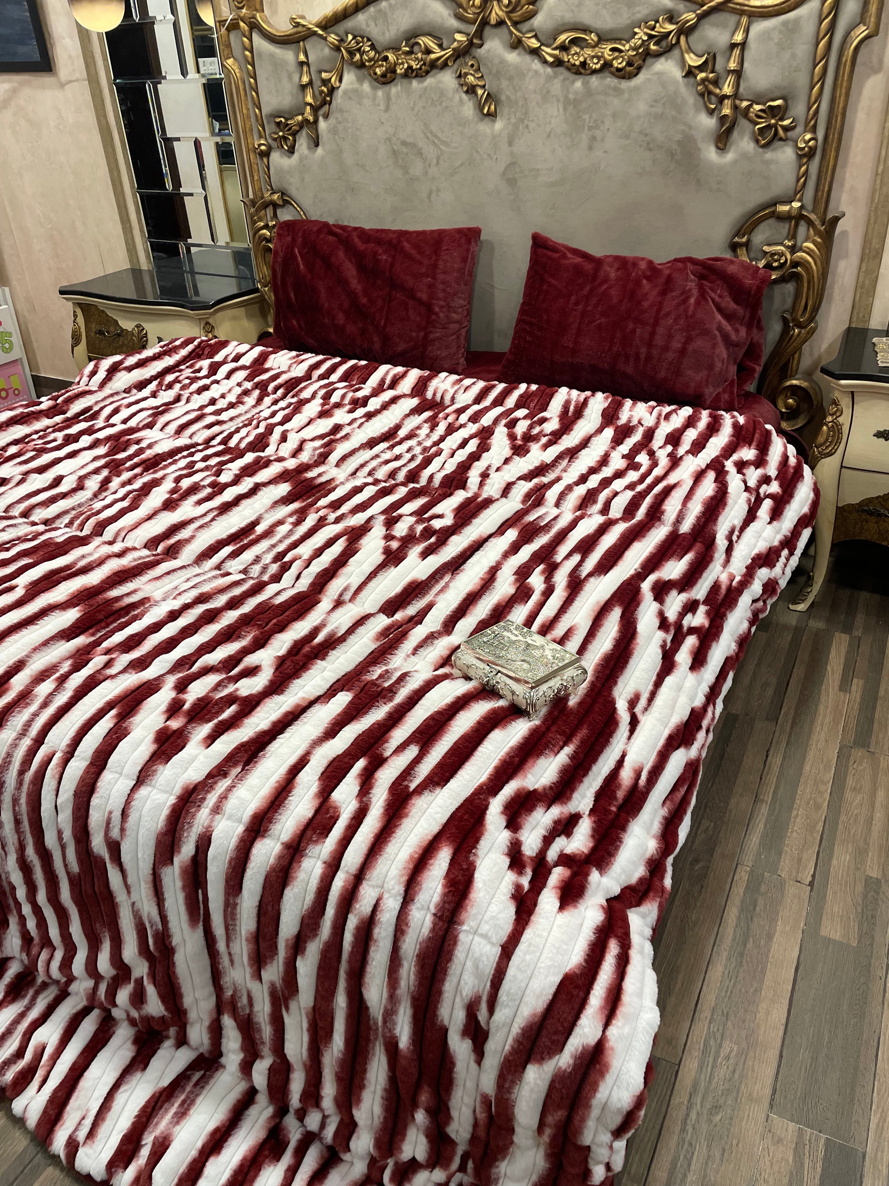 Strawberry  Red  White  4️⃣PC Razai set