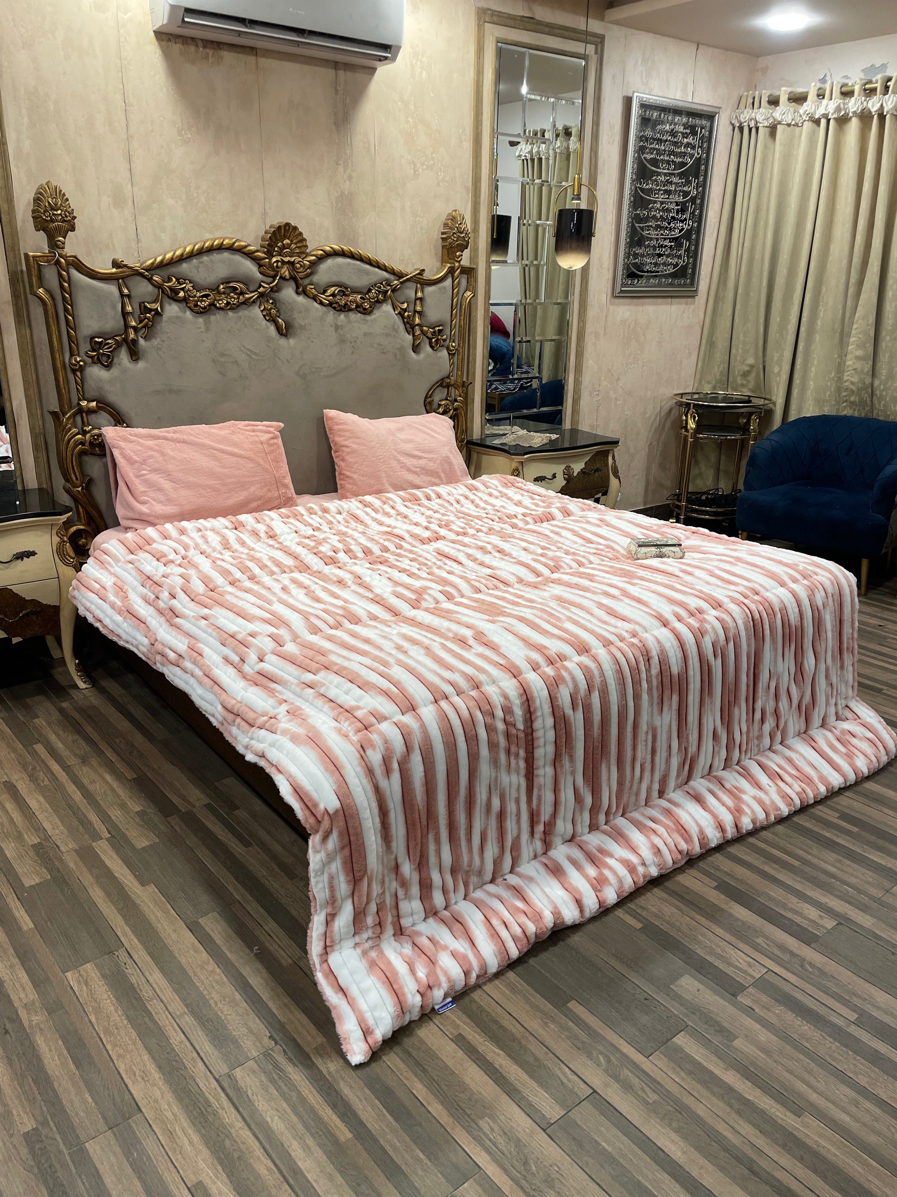 Strawberry  Pink White  4️⃣PC Razai set