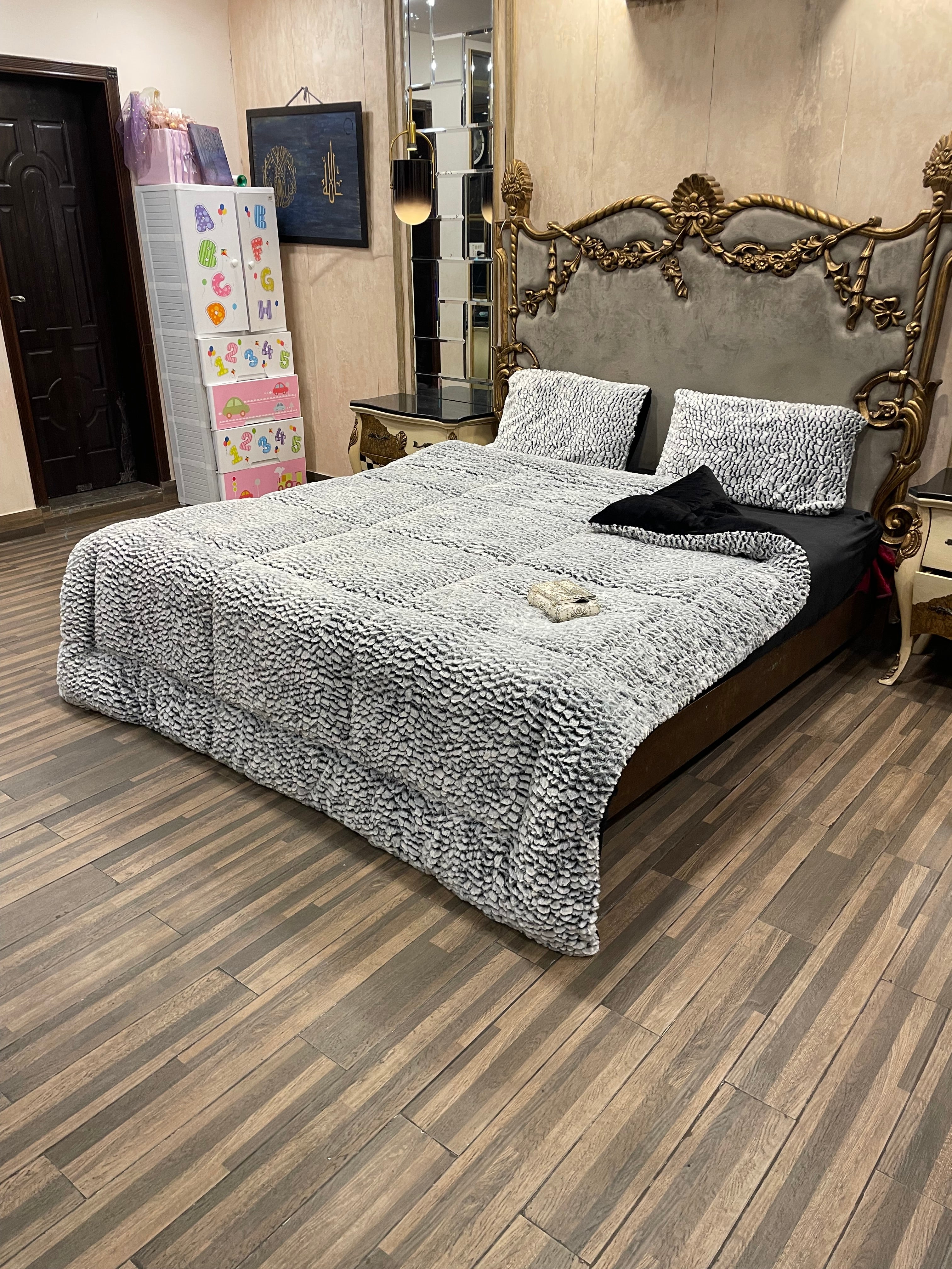 BBL Soft Black 4️⃣PC Razai set