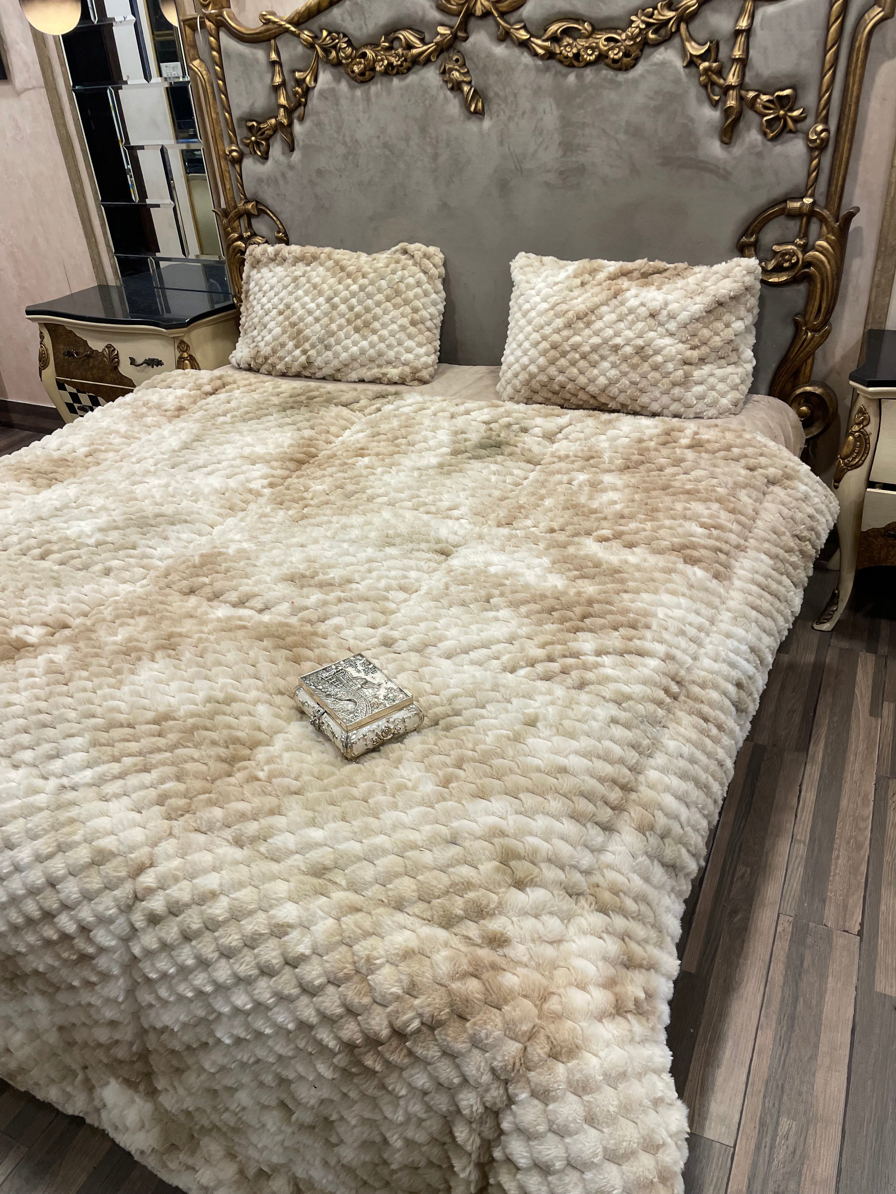 Shaded Jin Offwhite  4️⃣PC Razai set