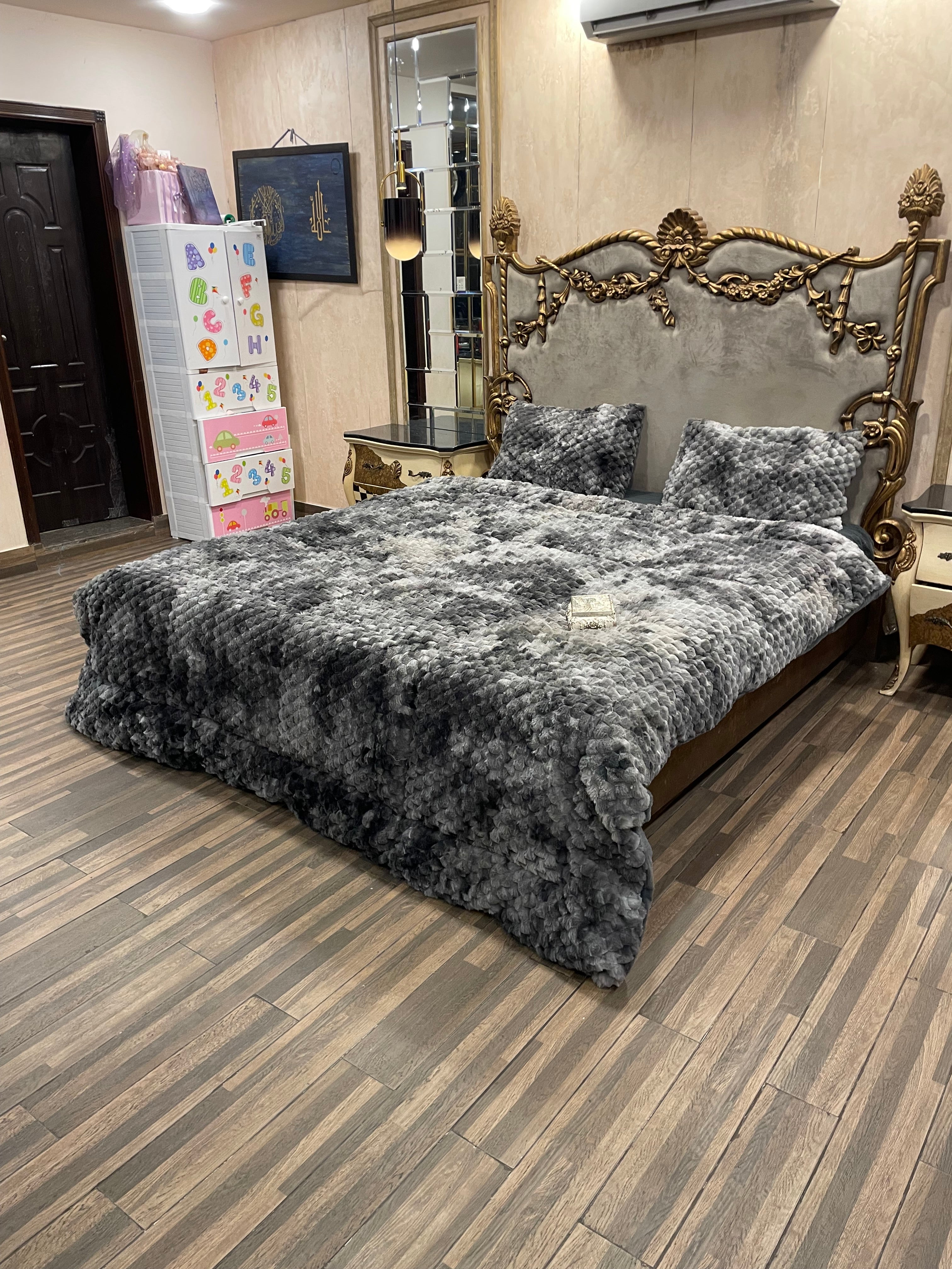 Shaded Jin gray  4️⃣PC Razai set