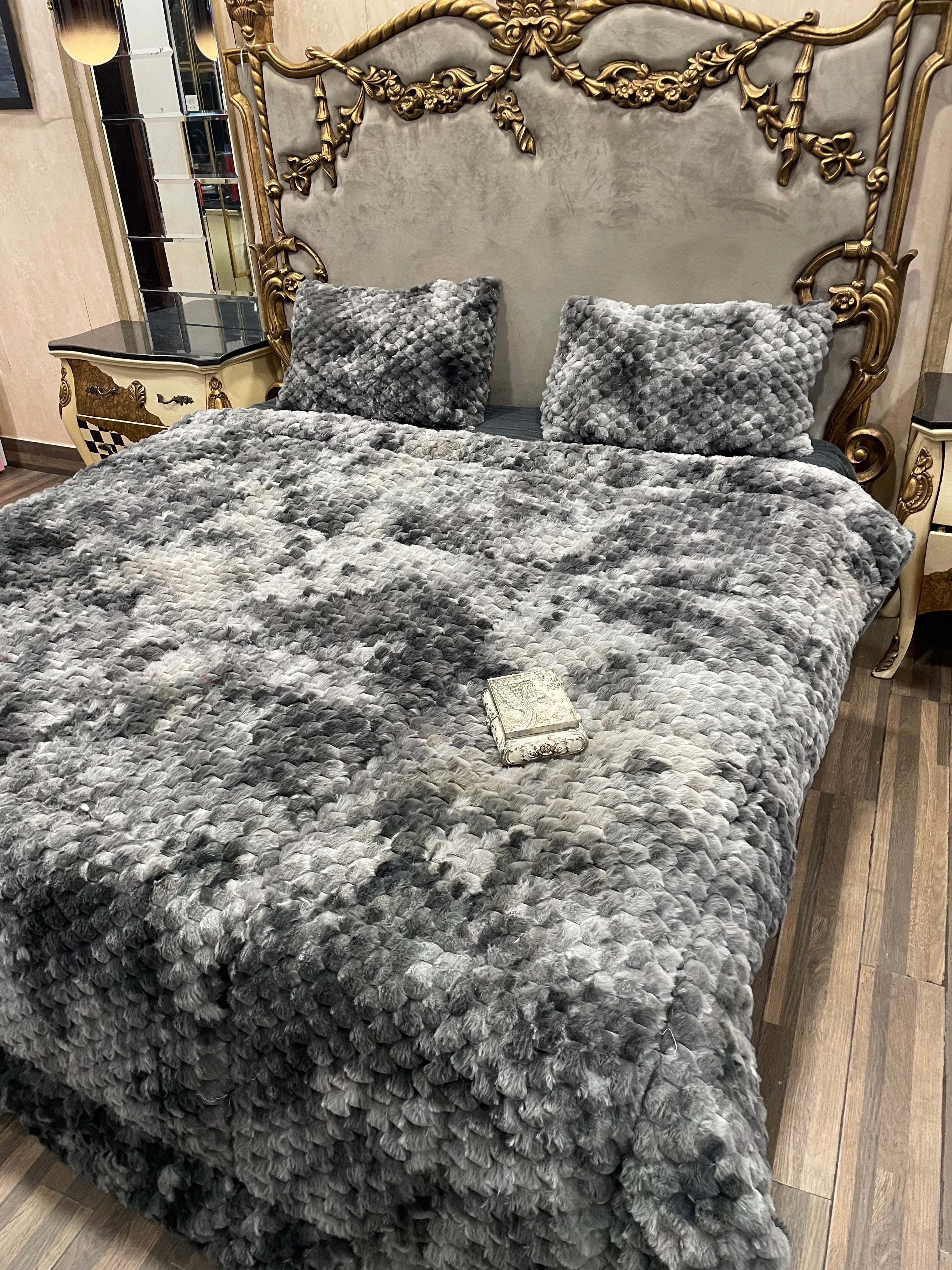 Shaded Jin gray  4️⃣PC Razai set