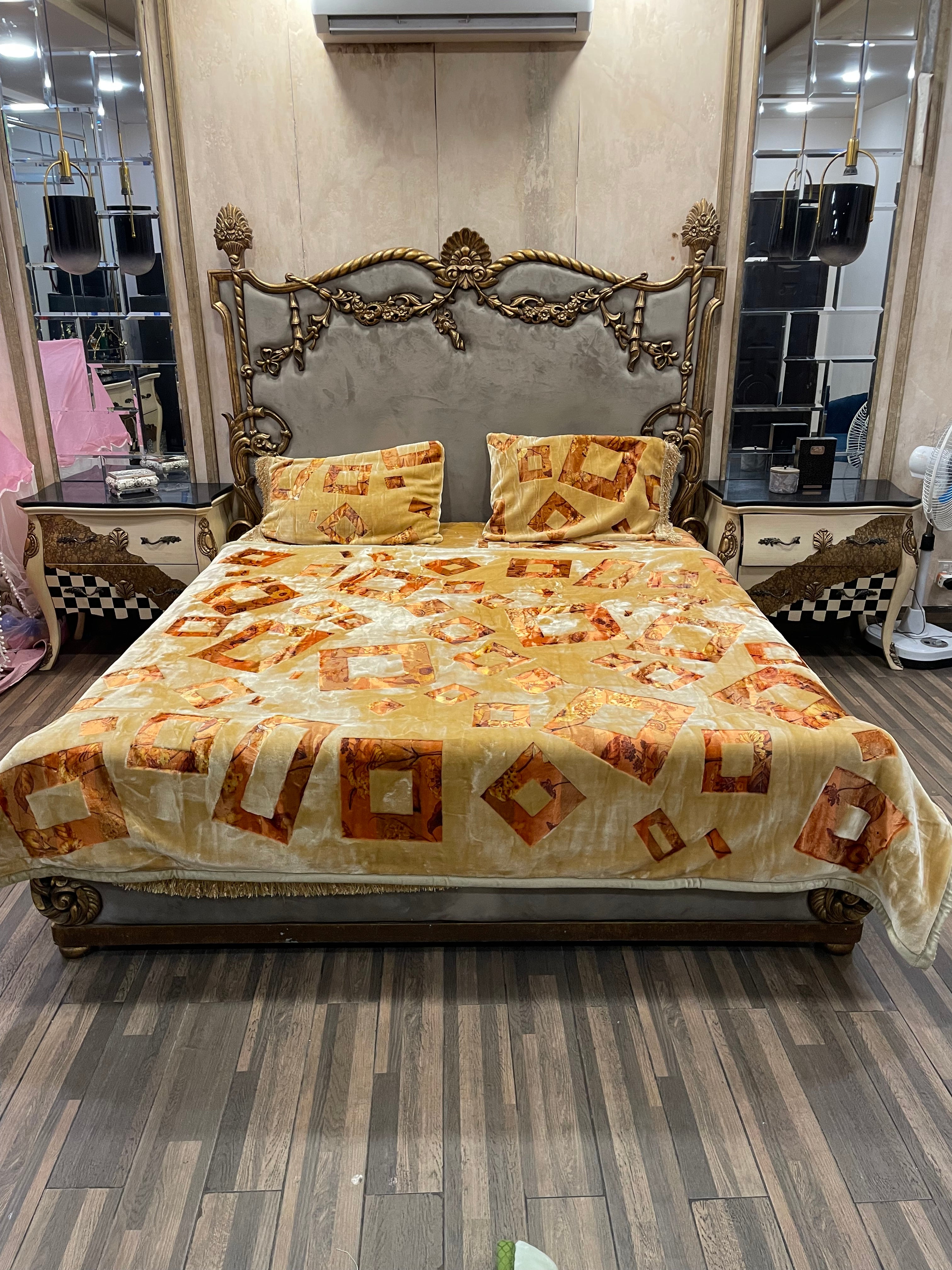 4️⃣ PC Romeo BLANKET/KAMBLE Gold