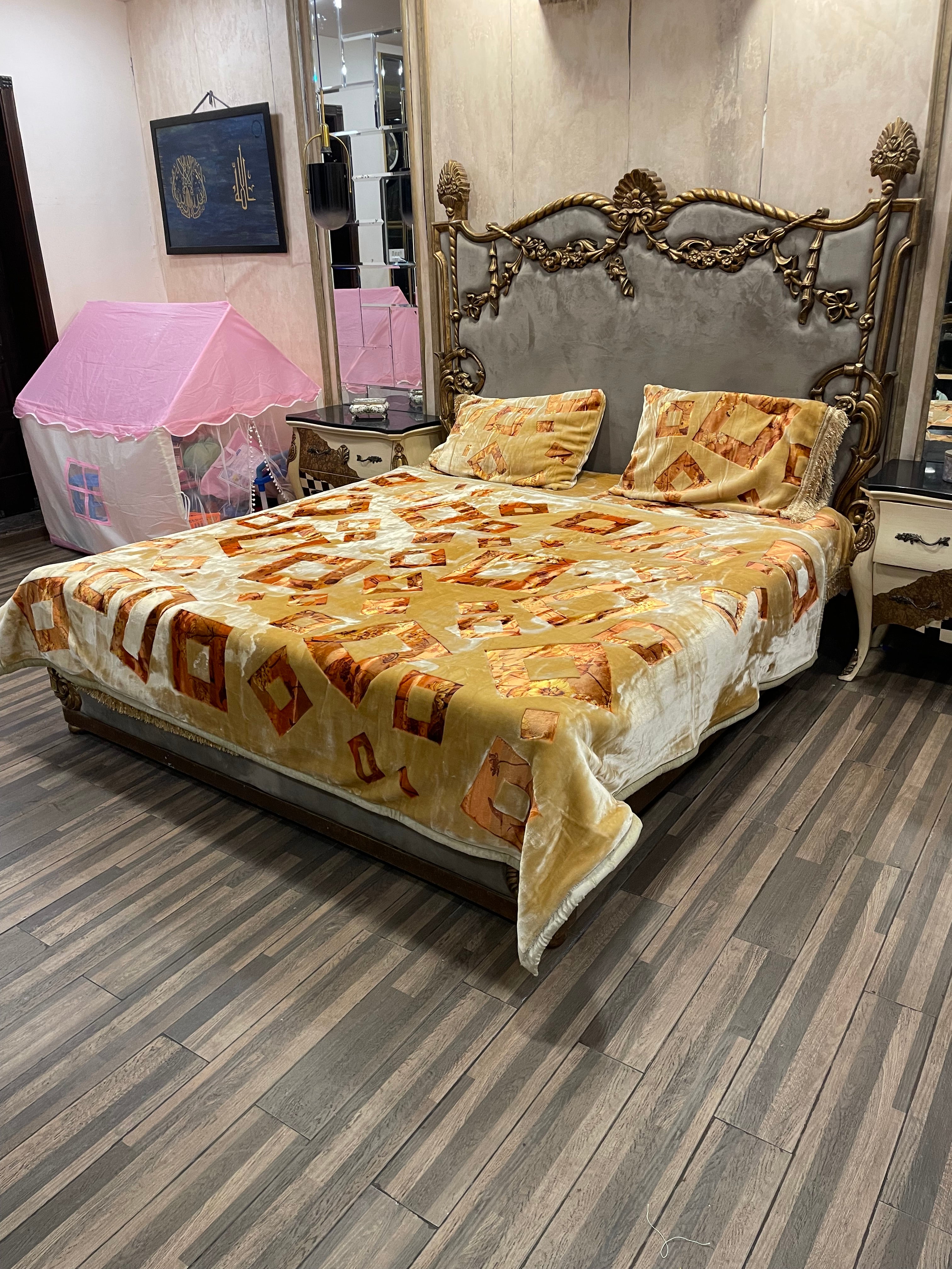 4️⃣ PC Romeo BLANKET/KAMBLE Gold