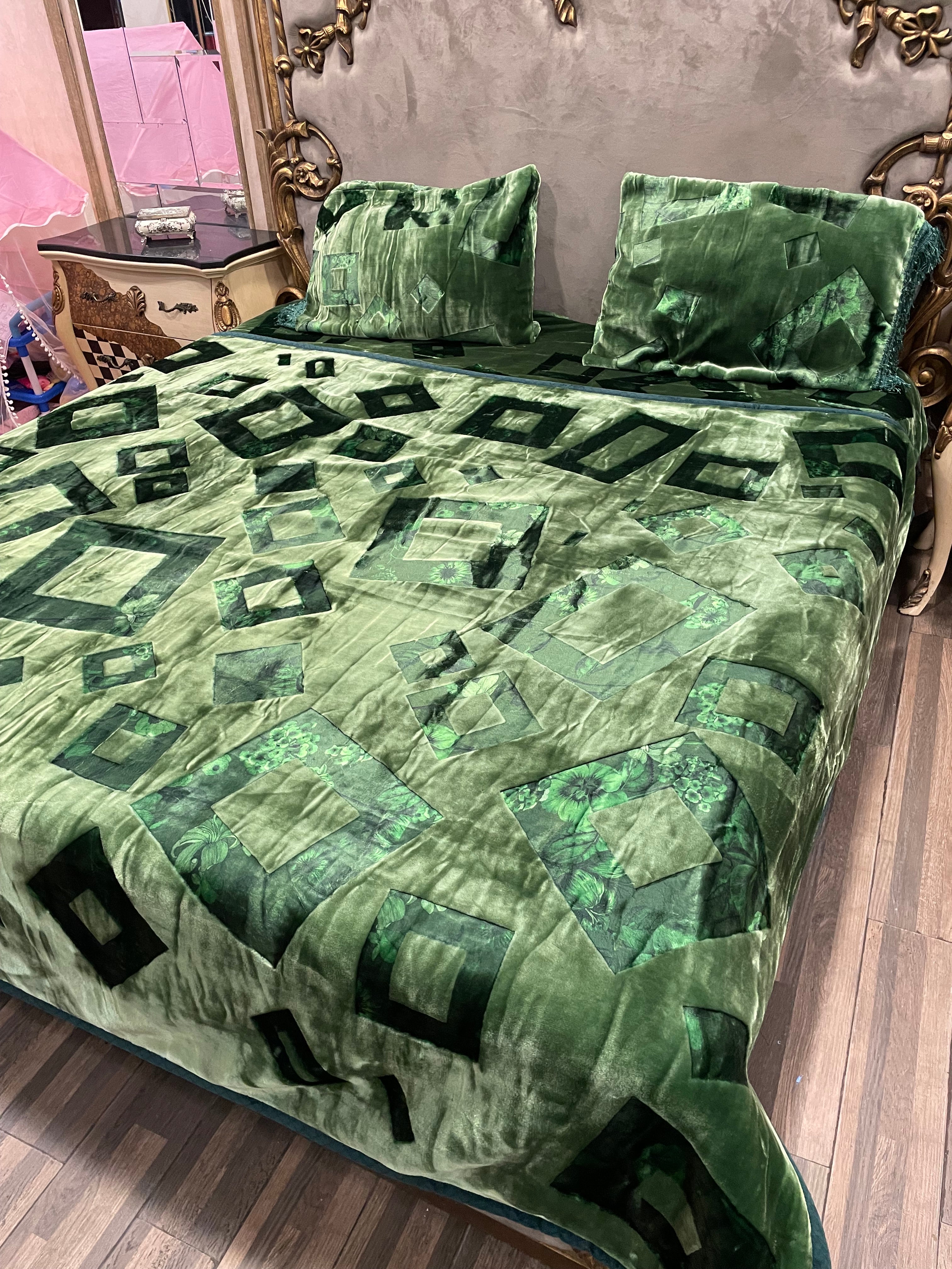 4️⃣ PC Nutella BLANKET/KAMBLE Dark Green