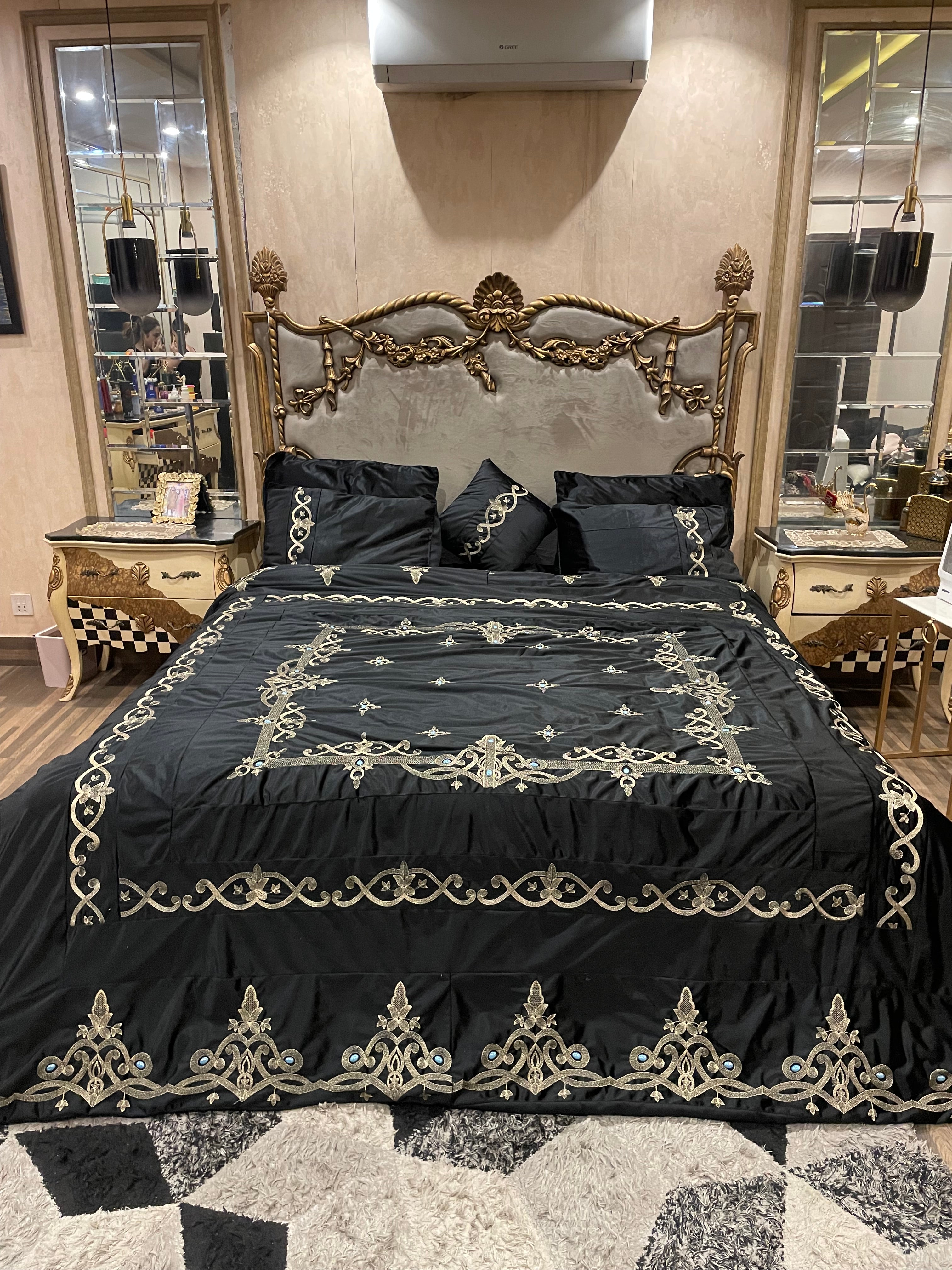 7️⃣ PC Bridal Embossed Velvet Duvet Cover (with/without Filling) embroidery Worked embeded with pearls