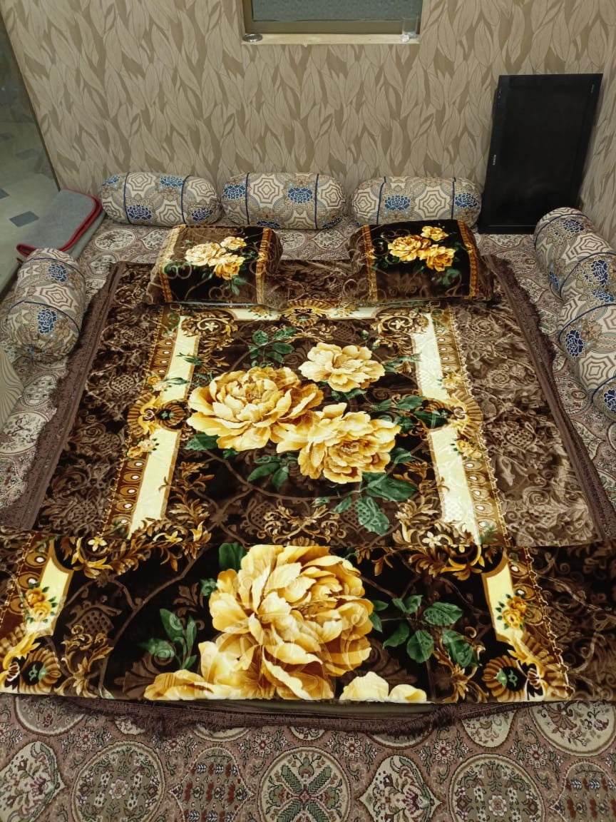 4️⃣ PC Moro Spain BLANKET/KAMBLE