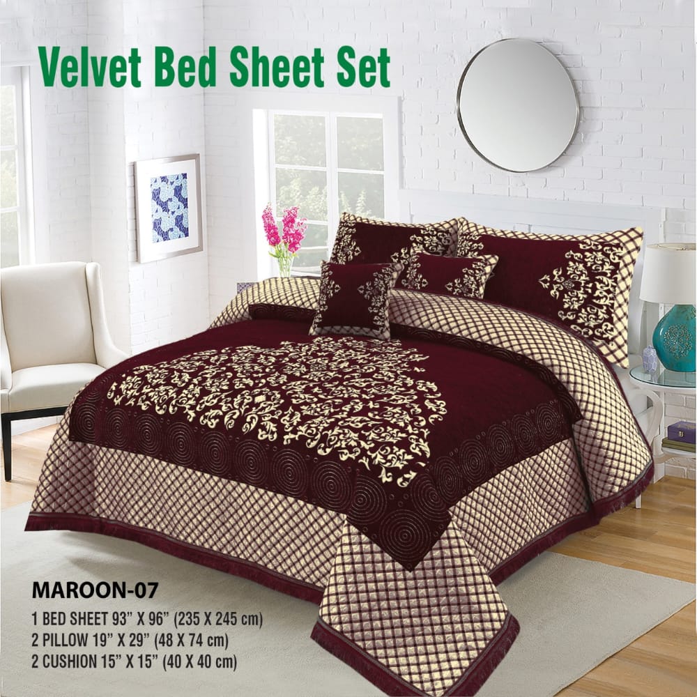 5️⃣ Piece turkish Style Velvet Jacaurd BedSheet Set