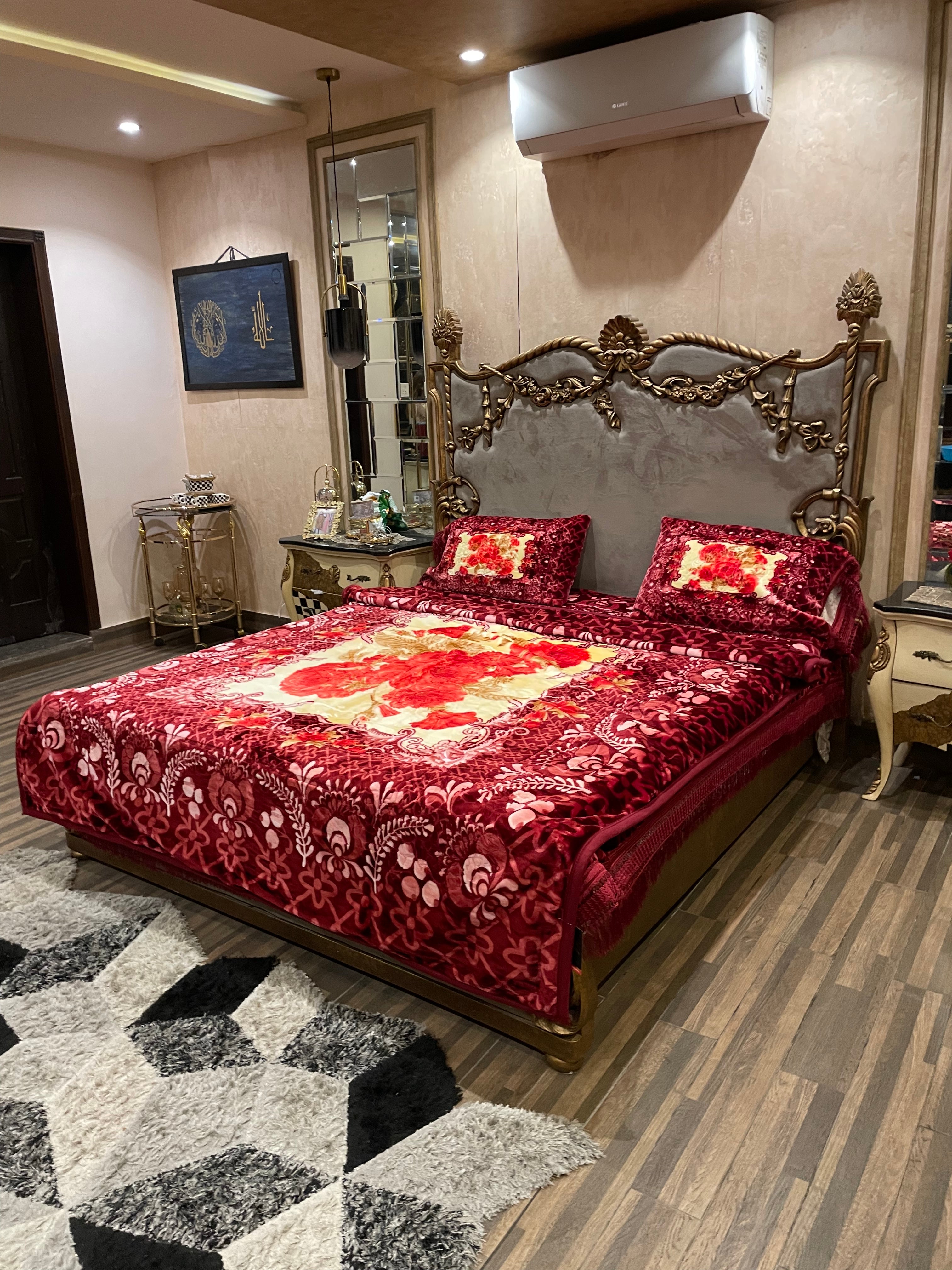 4️⃣ PC Korea Bear Blanket/KAMBLE