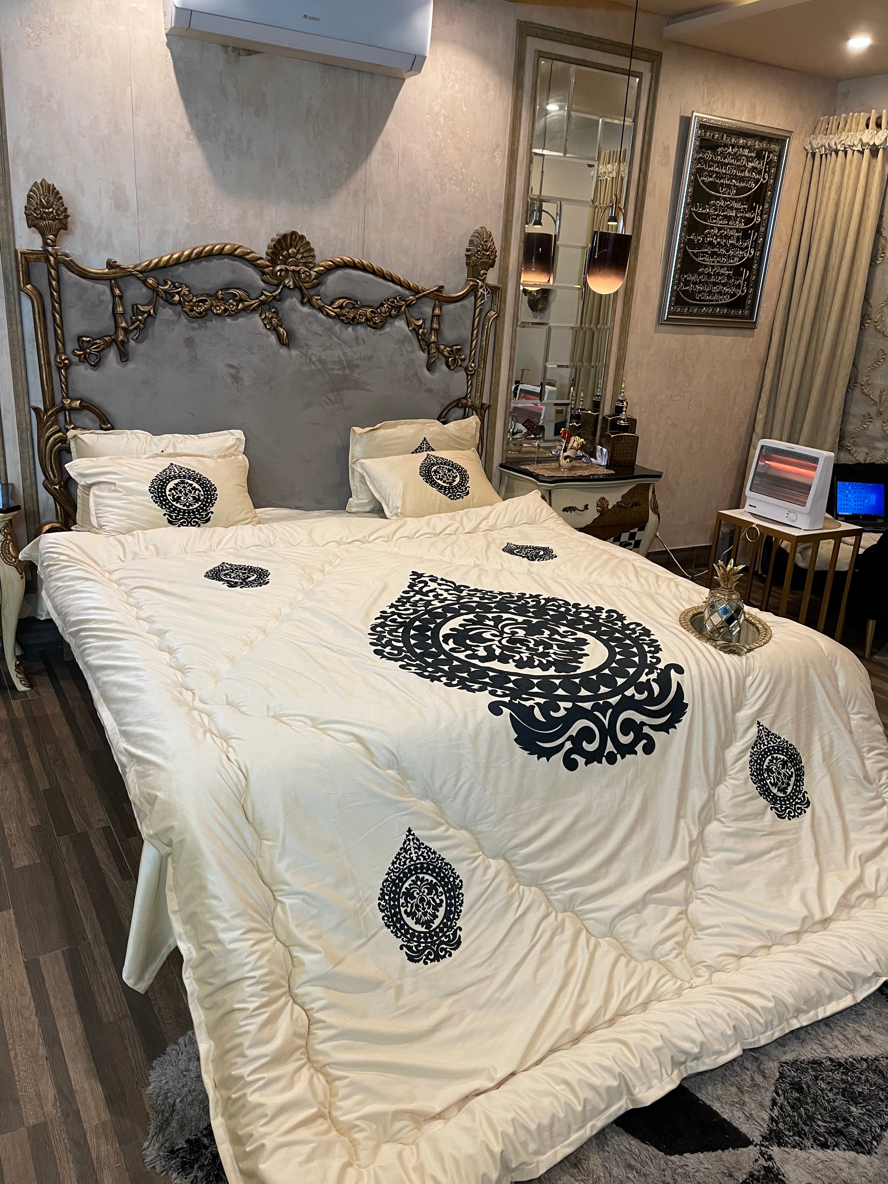 6 PC Bridal Embossed Velvet Duvet ( Razai) Set